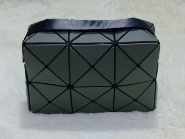 กระเป๋า Bao Bao Issey Miyake - Cuboid Bag (2x3) (เขียวทหาร)