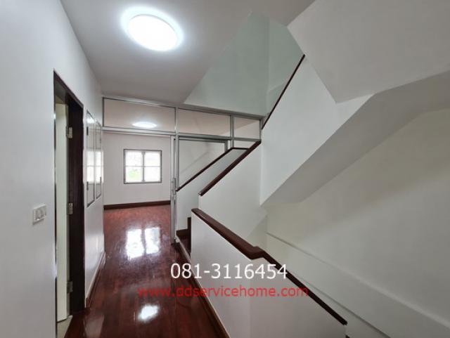 ขายทาวน์โฮมหมู่บ้านชาลิสา ลาดพร้าว โชคชัย 4  26 ตรว.ราคา 5.2 ล้าน ซอยลาดพร้าววังหิน 34 ใกล้ MRT ลาดพร้าว