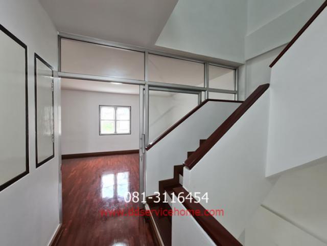 ขายทาวน์โฮมหมู่บ้านชาลิสา ลาดพร้าว โชคชัย 4  26 ตรว.ราคา 5.2 ล้าน ซอยลาดพร้าววังหิน 34 ใกล้ MRT ลาดพร้าว