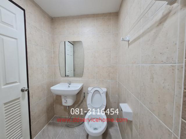 ขายทาวน์โฮมหมู่บ้านชาลิสา ลาดพร้าว โชคชัย 4  26 ตรว.ราคา 5.2 ล้าน ซอยลาดพร้าววังหิน 34 ใกล้ MRT ลาดพร้าว