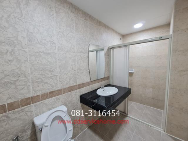 ขายทาวน์โฮมหมู่บ้านชาลิสา ลาดพร้าว โชคชัย 4  26 ตรว.ราคา 5.2 ล้าน ซอยลาดพร้าววังหิน 34 ใกล้ MRT ลาดพร้าว