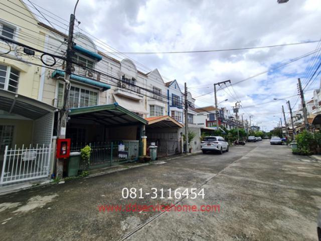ขายทาวน์โฮมหมู่บ้านชาลิสา ลาดพร้าว โชคชัย 4  26 ตรว.ราคา 5.2 ล้าน ซอยลาดพร้าววังหิน 34 ใกล้ MRT ลาดพร้าว