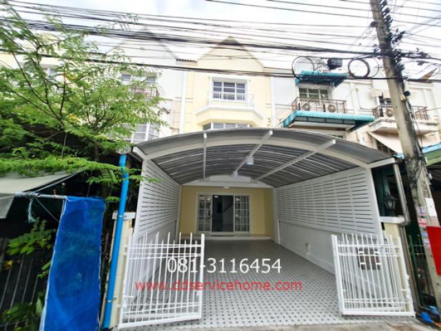 ขายทาวน์โฮมหมู่บ้านชาลิสา ลาดพร้าว โชคชัย 4  26 ตรว.ราคา 5.2 ล้าน ซอยลาดพร้าววังหิน 34 ใกล้ MRT ลาดพร้าว