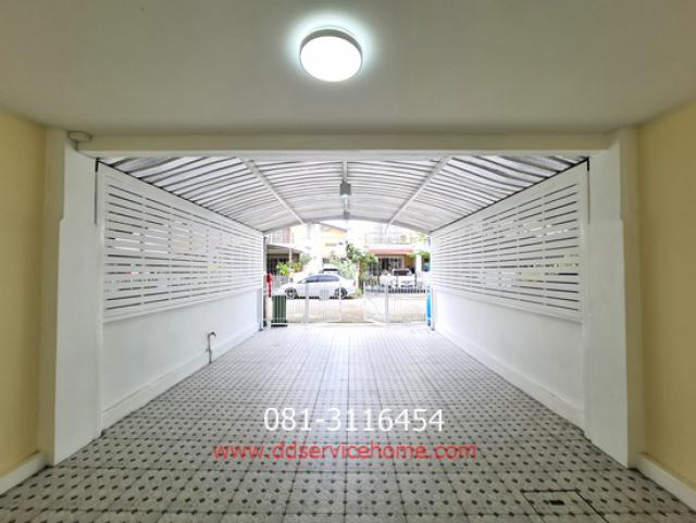 ขายทาวน์โฮมหมู่บ้านชาลิสา ลาดพร้าว โชคชัย 4  26 ตรว.ราคา 5.2 ล้าน ซอยลาดพร้าววังหิน 34 ใกล้ MRT ลาดพร้าว