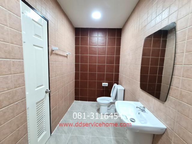 ขายทาวน์โฮมหมู่บ้านชาลิสา ลาดพร้าว โชคชัย 4  26 ตรว.ราคา 5.2 ล้าน ซอยลาดพร้าววังหิน 34 ใกล้ MRT ลาดพร้าว