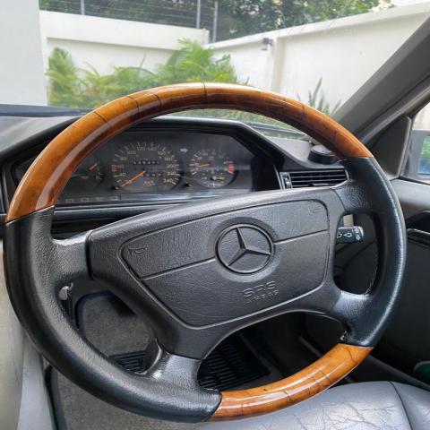 ขายรถ BENZ 220E ปี 1993 