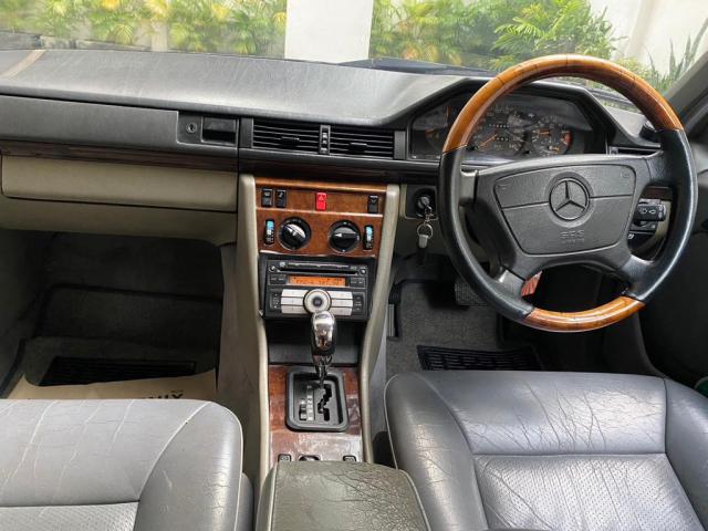 ขายรถ BENZ 220E ปี 1993 