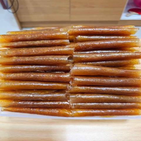 ขนมมะม่วงกวน แสนอร่อย ( ตาก อบ แห้งธรรมชาติ กางมุ้ง )