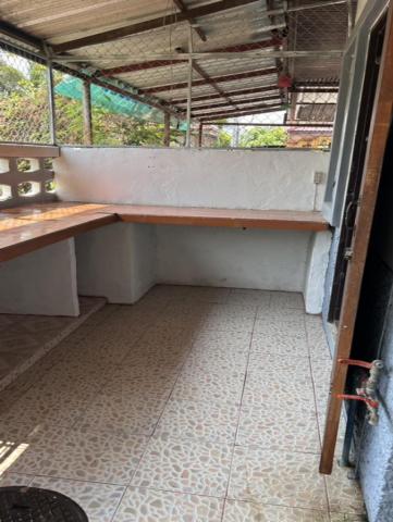 ขายบ้านเดี่ยว 2ห้องนอน ติดทางขึ้นทางลงมอเตอร์เวย์ หนองขาว กาญจนบุรี 