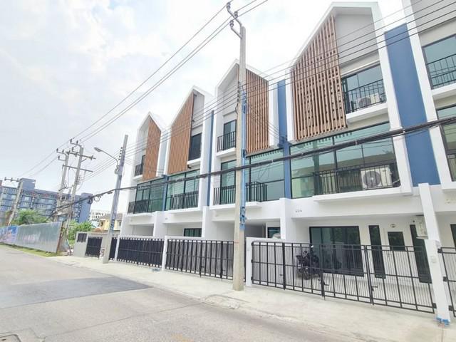 EPL-HR3820 ให้เช่าโฮมออฟฟิศ 3 ชั้น ใกล้รถไฟฟ้าBTS แบริ่ง โครงการ Deco ซอยสุขุมวิท70/5 เนื้อที่ 21 ตารางวา พื้นที่ใช้สอย 200 ตารางเมตร