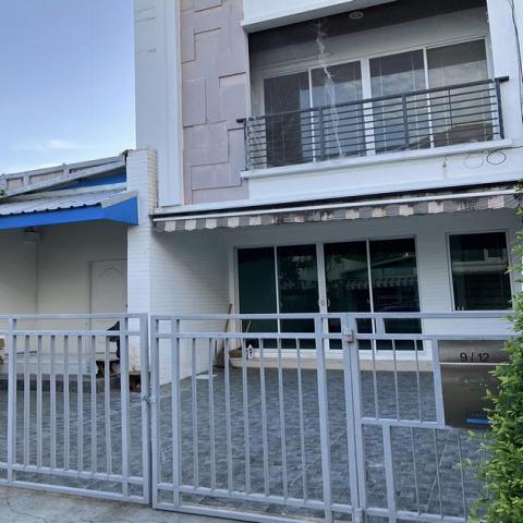 ขายทาวน์โฮม 3 ชั้นหลังมุม 4 ห้องนอน โครงการบ้านกลางเมือง s-sense ศรีนครินทร์ 46-1 ใกล้รถไฟฟ้าสายสีเหลือง ใกล้พาราไดซ์พาร์ค 