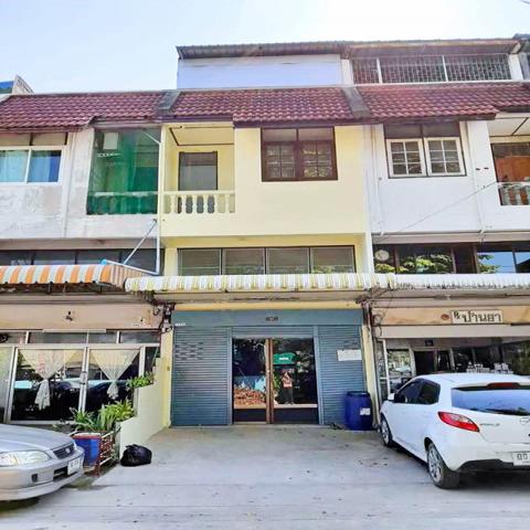 Food Land ทาว์นเฮาส์ 3ชั้น MRT มหาดไทย 600 ม. รพ.ลาดพร้าว  ย่านลาดพร้าว ทำเลดี 3นอน 2 น้ำ 1แอร์ 18 ตร.วา.220 ตร.ม.แม็คโคร ลาดพร้าว 1.1 กม.