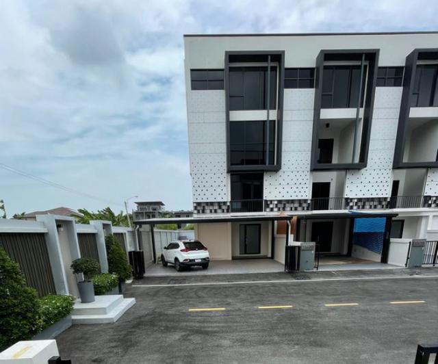 ให้เช่าโฮมออฟฟิศห้องมุมรามอินทรา62 305ตร.ม.ใกล้รถไฟฟ้ารามอินทรากม.9ใกล้รพ.สินแพทย์