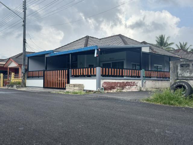 บ้าน - 2BEDROOM1ห้องน้ำ ขนาดเท่ากับ 0 Rai 0 งาน 35 ตร.วา 1700000 B. ใกล้ โกลบอลเฮ้าส์  เซเว่น   ปั้มปตท  โรงพยาบาลนครินท์  สนามกีฬา ทุ่งท่าลาด  สนามบิน 15 นาที  7-Eleven (1 กม.) รร.ศรีธรรมราชศึกษา (1.1 กม.) รพ.ค่ายวชิราวุธ (2.5 กม.) บิ๊กซี นครศรีธรรม