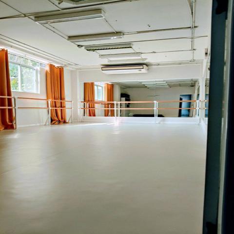 Space for rent as Yoga room ให้เช่าพื้นที่ ห้องโยคะ 83 sqm. Ekamai 22