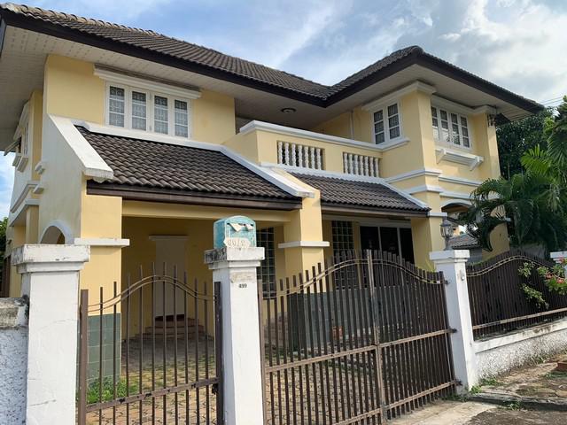 ให้เช่าบ้านเดี่ยว 2 ชั้น ขนาด 98 ตรว มบ.สามมุขธานี มีเฟอร์นิเจอร์ครบ พร้อมเข้าอยู่ ใกล้ทะเลบางแสน เขาสามมุก แสนสุข เมืองชลบุรี
