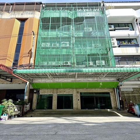 มีลิฟท์ ให้เช่าอาคารพาณิชย์ 6 ชั้น MRT รัชดา 80ม.ในท์บาซาร์ รัชดาภิเษก 600 ม.2คูหา 10นอน 5น้ำ 58ตร.วา. 1,048 ตรม. รร.นานาชาติเพรพ 2.0 กม