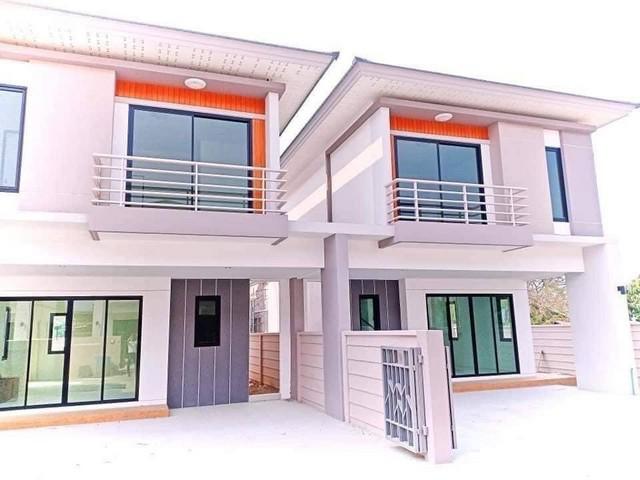  DSL-153.01 ขาย บ้าน หมู่บ้าน ใจกลางเมืองชลบุรี ใหญ่ 39 ตาราง.วา 0 Ngan 0 ไร่  ไม่ไกลจาก หลังโกลบอลเฮ้าส์ ชลบุรี  พร้อมตกแต่ง