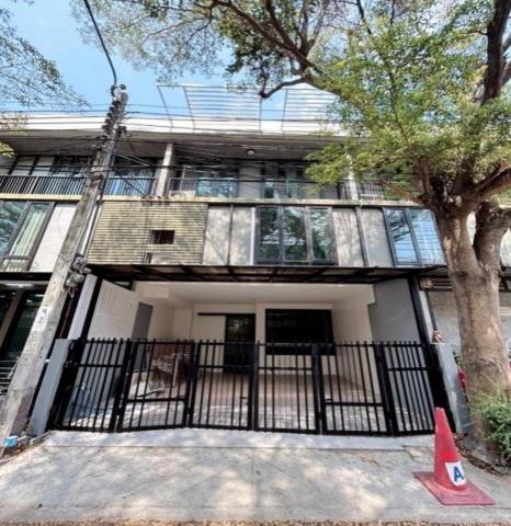 ขายทาวน์โฮม 3 ชั้น โครงการ อารียา ทูบี เกษตร-นวมินทร์ ถนนลาดปลาเค้า ใกล้ ม.เกษตร ใกล้วัดลาดปลาเค้า