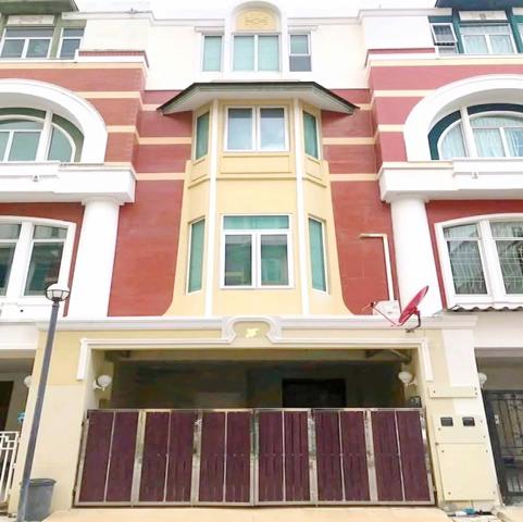 สุขุมวิท 103  BTSอุดมสุข 2.1 กม.ให้เช่าโฮมออฟฟิศขนาดใหญ่มาก 4 ชั้น ซ.อุดมสุข 31-41  7ระดับ 4 นอน 5 น้ำ เฟอร์  25ตร.วา.385 ตรม.