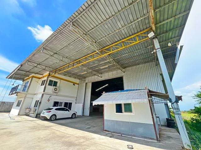 ถูกที่สุดในโลก ใกล้โรงงานไฮเนเก้น ไทรใหญ่ ไทรน้อย สำนักงาน 2ชั้น 4นอน ให้เช่าโกดัง 4น้ำ 5.2ไร่ 2,510ตร.ม. รถเทรลเลอร์ เข้า-ออกได้