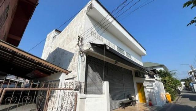 ให้เช่าอาคาร 3 ชั้น  ลาดพร้าว 106 เหมาะทำสำนักงาน ธุรกิจอาหาร มี อย.