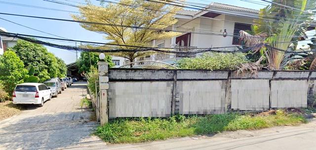 ธูปะเตมีย์  ร้านอาหาร คาเฟ่ BTS แยก คปอ. 2.5 กม. ให้เช่าคฤหาสน์ 320 ตร.วา. 1,100 ตร.ม.  5นอน 4น้ำ ม.รังสิต 3.8 กม. วิภาวดี37-45 