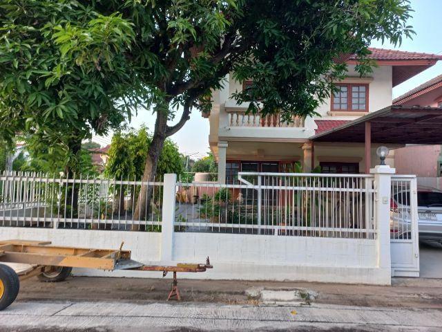 ขายบ้านเดี่ยวทำเลทองหัวมุม หมู่บ้านเพชรดา อำเภอเมืองนนทบุรี จังหวัดนนทบุรี