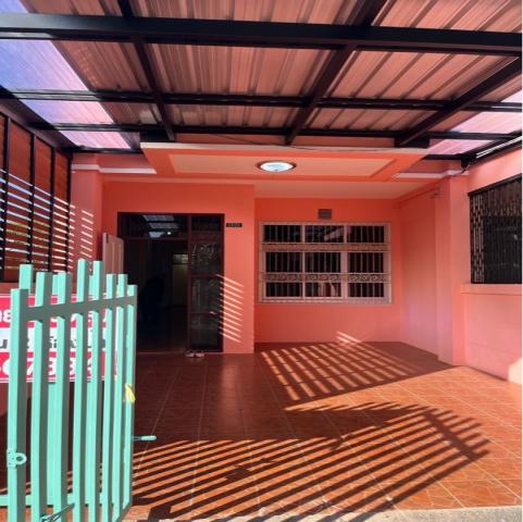 ขายด่วนทาวน์เฮ้าส์ 2 ชั้น ทำเลทอง  รีโนเวทใหม่ อยู่ใจกลางเมือง จ.สตูล