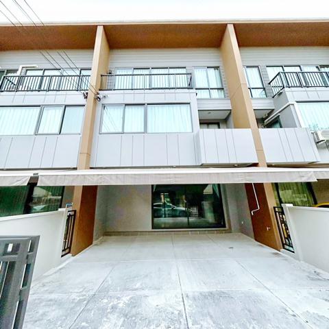 บ้านกลางเมือง รามอินทร19 พหล48  MRTลาดปลาเค้า 2.2 กม. ทาวน์โฮม 3ชั้น ถ.เทพรักษ์  ทำเลใหม่ 220ตร.ม. 18ตร.วา. 3 แอร์  3นอน 3น้ำ 