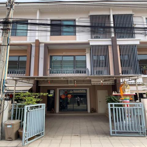 ขายทาวน์โฮม 3 ชั้น หมู่บ้าน The Private อ่อนนุช 36 สุขุมวิท 77 ใกล้ซีคอนสแควร์ ใกล้ MRT ศรีนุช เฟอร์พร้อมเข้าอยู่ 
