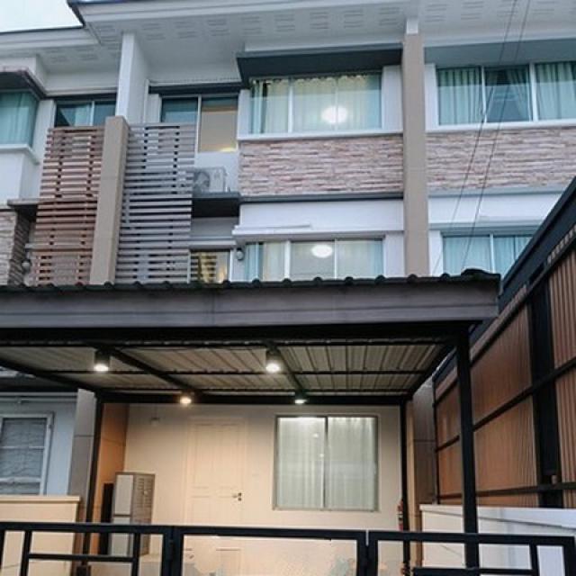 ให้เช่าทาวโฮม 3 ชั้น ใกล้เดอะมอลลบางกะปิ โครงการทาวน์พลัสพระราม9 -ศรีนครินทร์ ซอยกรุงเทพกรีฑา7