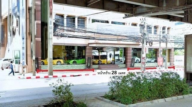 ให้เช่าโชว์รูม 283 ตรม. ถนนพระราม 9 ใกล้แยก อสมท. เหมาะเปิดโชว์รูมรถยนตร์ พร้อมที่จอดรถรองรับลูกค้า
