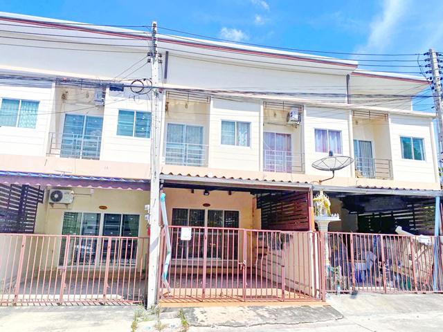 โรบินสัน ศรีราชา 500 ม.ให้เช่าทาวน์โฮม 2 ชั้น 20 ตร.วา. 160 ตร.ม. ม.เกษตรศาสตร์ ศรีราชา 4.6 กม.