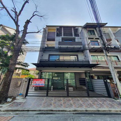 sale townhome อารียา แมนดารีน่า สุทธิสาร 31 ตาราง-วา 4นอน 8900000 -   ราคา - ดี