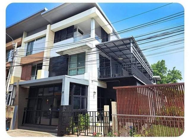 ให้เช่าทาวน์โฮม 3 ชั้น 3 ห้องนอน 4 ห้องน้ำ โมทาวน์ แจ้งวัฒนะ-ปากเกร็ด 37.2 ตารางวา 370 ตารางเมตร 