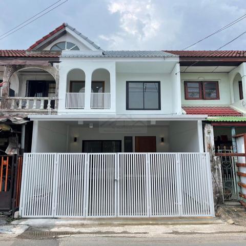ขายทาวน์เฮาส์ 2 ชั้น 22 ตรว. 2 ห้องนอน ซอยนวมินทร์111 ตกแต่งใหม่พร้อมอยู่ ใกล้ตลาดปัฐวิกรณ์