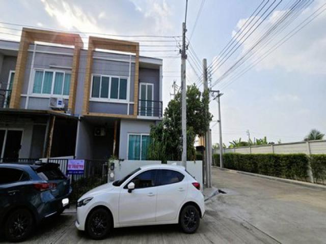 ขาย ทาวน์โฮม หมู่บ้าน เอสเกต2 บางบัวทอง กาญจนาภิเษก 26.7 ตร.ว. ทำเลดี ใกล้ ถนน กาญจนาภิเษก ชัยพฤกษ์ ทางหลวง 345