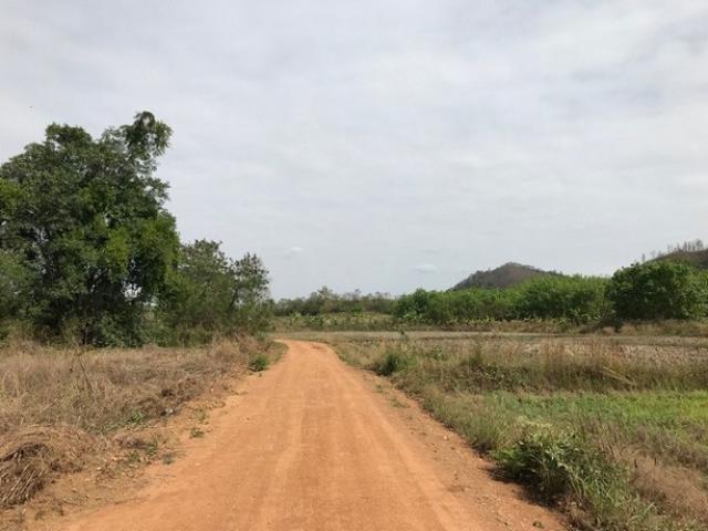 ที่ดิน ที่ดิน บ้านนาค้อ ปากชม จ.เลย  1200000 - ใกล้ อยู่บ้านนาค้อ ห่างจากถนนทางหลวงสายปากชม-บ้านธาตุ ไม่ถึง 100 เมตร (ทางหลวงหมายเลข 2108) ราคาดีที่สุดในย่าน เลย   