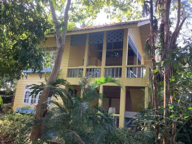 โรงแรม รีสอร์ต บ้านไม้รูด จ.ตราด 17 Bedroom 1153 ตารางวา 32000000 บาท ใกล้กับ อยู่ติดคลองบ้านไม้รูด และห่างชายทะเล 200 ม. โดยประมาณ HOT DEAL! รีสอร์ตสไตล์บ้านสวนร่มรื่น ติดคลองไม้รูด อ่าวน้ำเค็ม และอยู่ในเขตชุมชนบ้านไม้รูด โดยลูกค้าส่วนใหญ่เป็นชาวต่า