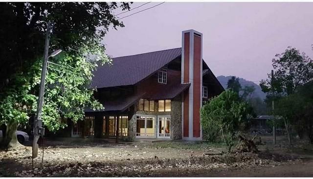 ขายบ้านพักตากอากาศสไตล์ตะวันตก พื้นที่กว้างขวาง ต.บ้านไร่ จ.อุทัยธานี