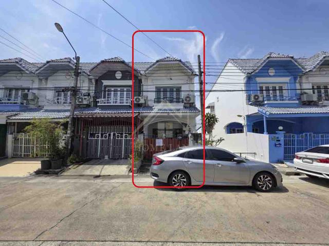ทาวน์เฮ้าส์ 2 ชั้น หมู่บ้าน มนวดี กรีน พาร์ค บางบัวทอง หลังมุม