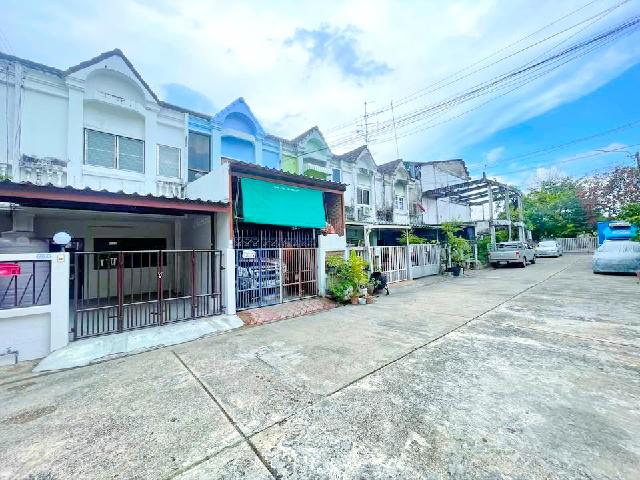 รีโนเวทใหม่ 3 นอน ราชภัฏจันทรเกษม 3.8 กม ทาวน์เฮาส์ 2 ชั้น  2 น้ำ 22ตร.วา.162 ตร.ม.ม