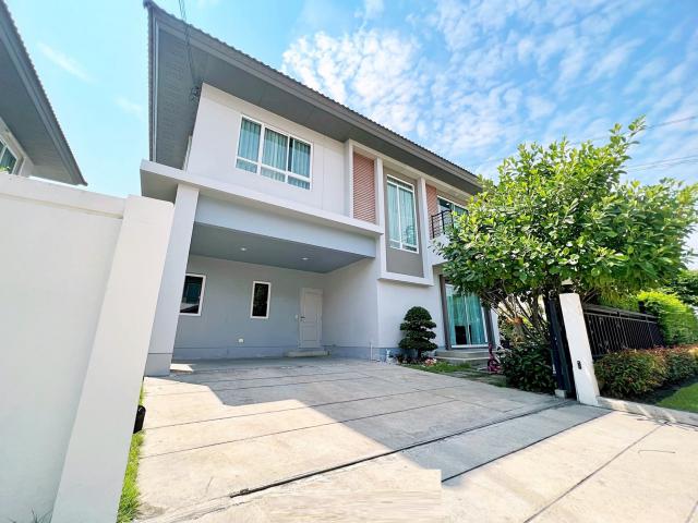  ให้เช่าบ้านเดี่ยว  5 ห้องนอน  3 ห้องน้ำ ไลฟ์ บางกอก บูเลอวาร์ด รังสิต ใกล้ฟิวเจอร์ปาร์ค รังสิต