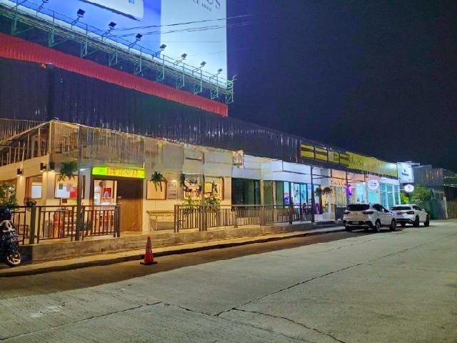 ถ.บรมราชชนนี สายใต้ใหม่ 4.43กม. สาย2-3 ให้เช่าพื้นที่  1 ชั้น  ติดถนนใหญ่ 70 ตร.ม.30ตร.วา. ทำเลดี ร้านอาหาร โกดัง ร้านค้า  สำนักงาน 2 น้ำ 