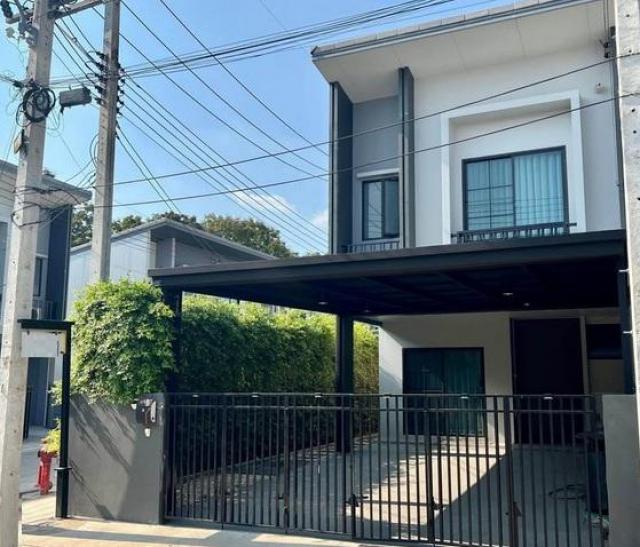 ให้เช่าทาวน์โฮม 2 ชั้น โครงการบริทาเนีย วงแหวน-จตุโชติ ถนนหทัยราษฎร์ 55 ใกล้ตลาดมารวย