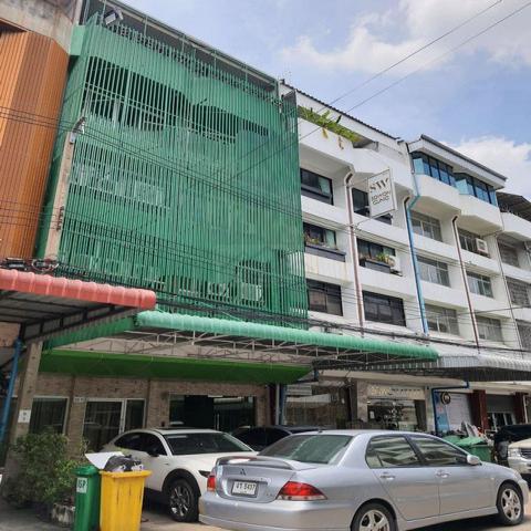 ให้เช่าอาคารพาณิชย์ 5 ชั้น + ชั้นดาดฟ้า มีลิฟท์ 1,080 ตรม. ซอยรัชดาภิเษก 22 ใกล้ MRT รัชดาภิเษก 
