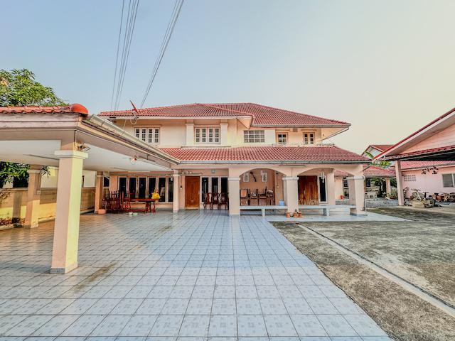 BH3563  ให้เช่าหรือขาย บ้านเดี่ยวพร้อมโกดัง รามอินทรา 60 – ใกล้แฟชั่นไอส์แลนด์ พื้นที่ใหญ่ จอดรถได้ 12 คัน