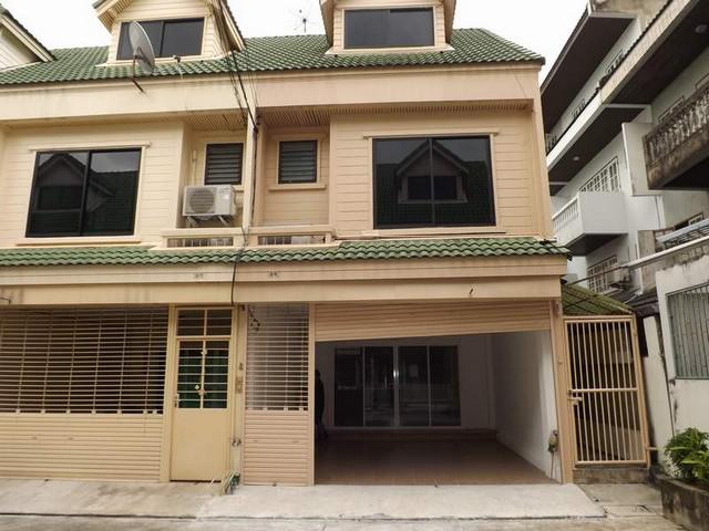 ให้เช่าทาวน์โฮม3ชั้นย่านลาดพร้าว69ใกล้MRTลาดพร้าว71 Big-C ลาดพร้าว เลียบทางด่วน บดินทรเดชา 3