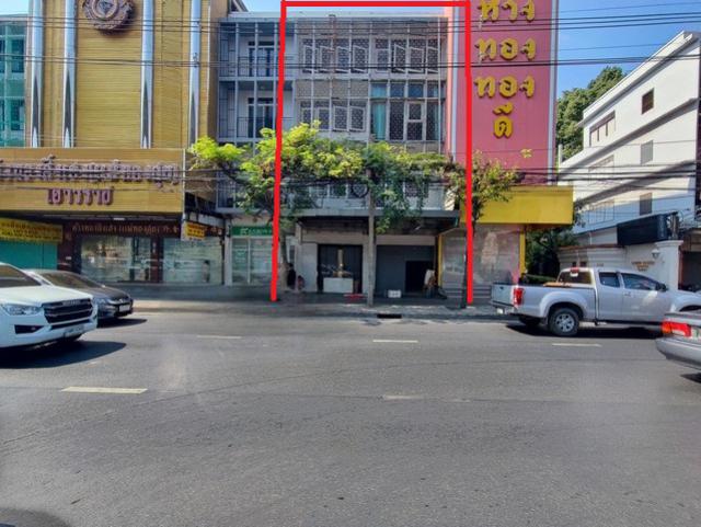 ตึกอาคารพาณิชย์พหลโยธิน ใกล้รถไฟฟ้าสะพานใหม่ ตึกตลาดยิ่งเจริญ 4 ชั้น 2 คูหา  โครงสร้างแข็งแรง